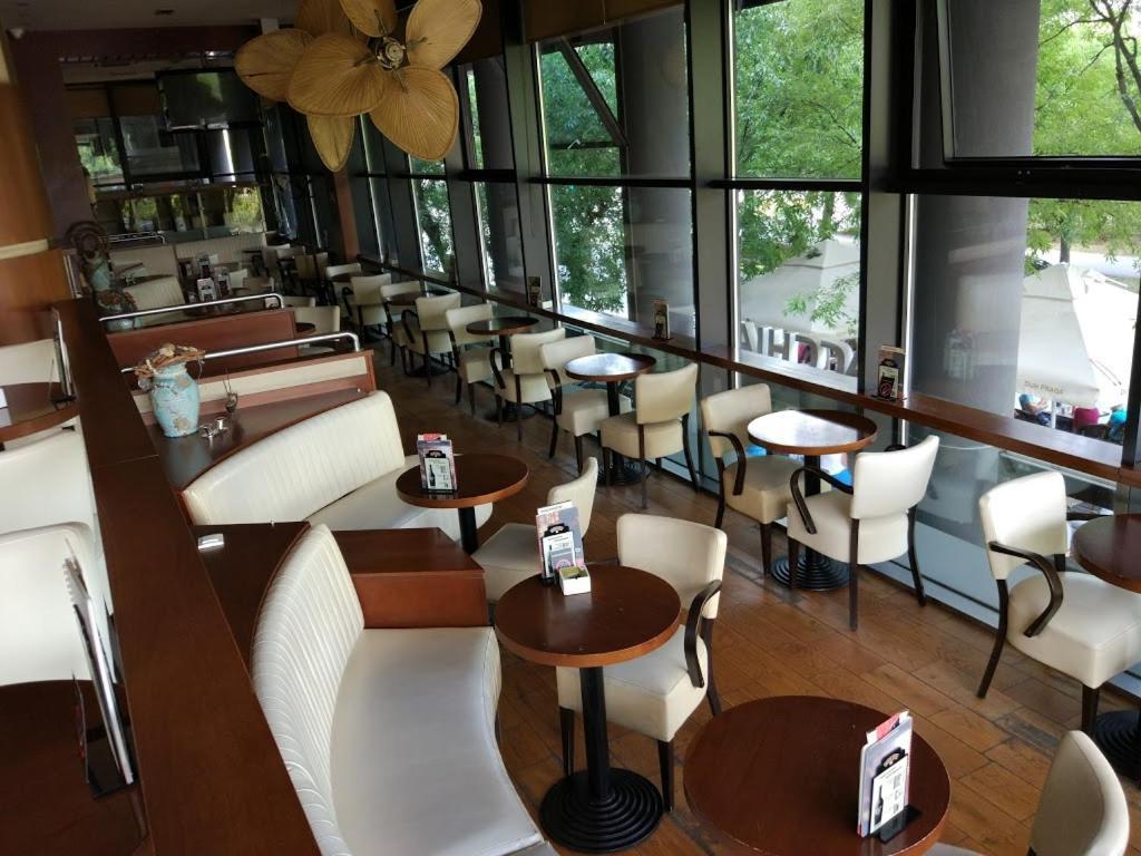 Spacious Studio Park City Novi Sad Bagian luar foto