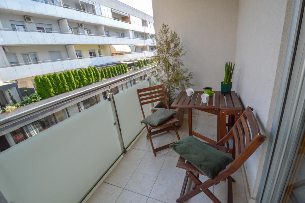 Spacious Studio Park City Novi Sad Bagian luar foto