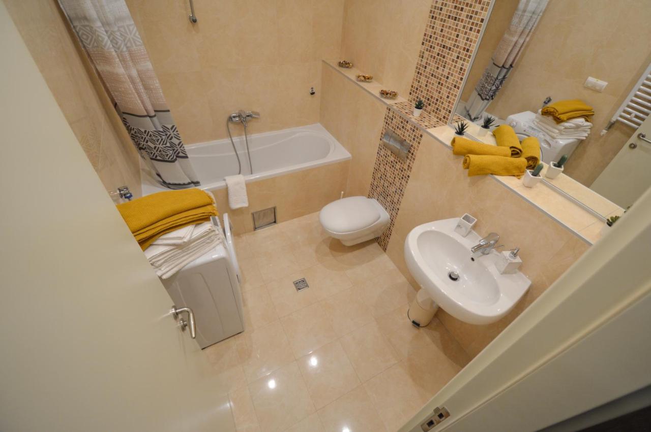 Spacious Studio Park City Novi Sad Bagian luar foto